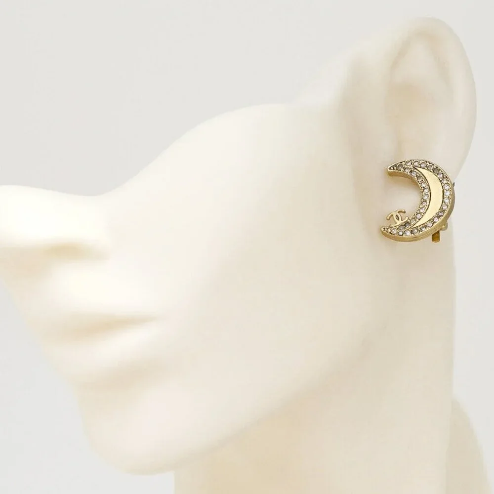 CHANEL CC Logos Gold Crescent Moon Earrings Gold Tone 01P Auth w/Box #20231 - Picture 1 of 6